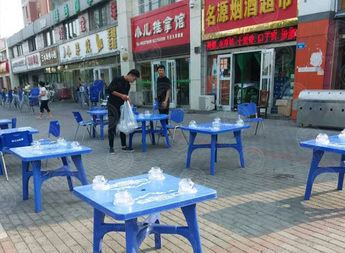 一次性餐具應(yīng)用擺攤